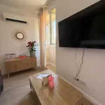 T2 Cosy Hyper Centre *