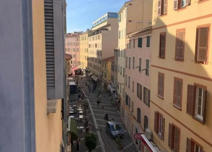 T2 Cosy Hyper Centre * Ajaccio (Corsica)