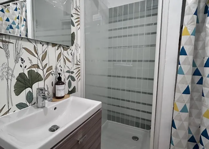 T2 Cosy Hyper Centre *