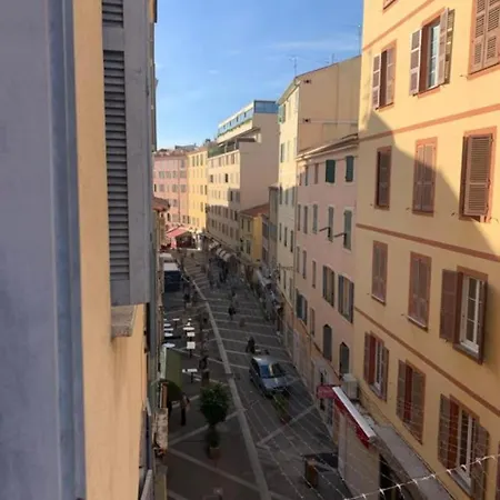 T2 Cosy Hyper Centre * Ajaccio (Corsica)